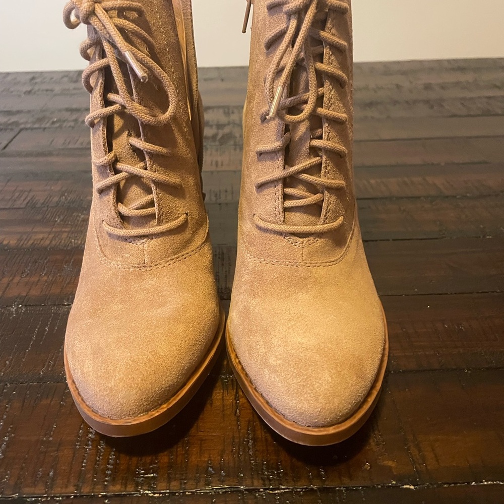 Lucky Brand Women's Brown Lace-Up Boots Never worn